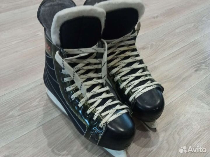 Коньки хоккейные 43 размер