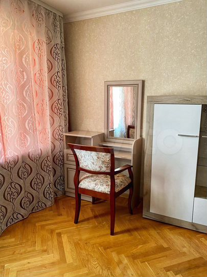 3-к. квартира, 74 м², 2/4 эт.