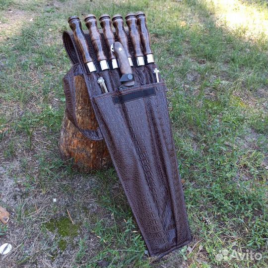 Набор шампуров в кожаном чехле 