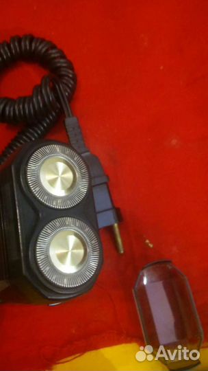 Электробритвы Braun S3;; Philips Norelco Holland