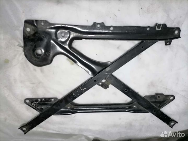 Распорка подрамник audi A5 8T