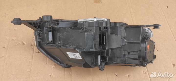 Фара левая ксенон Skoda Rapid 1