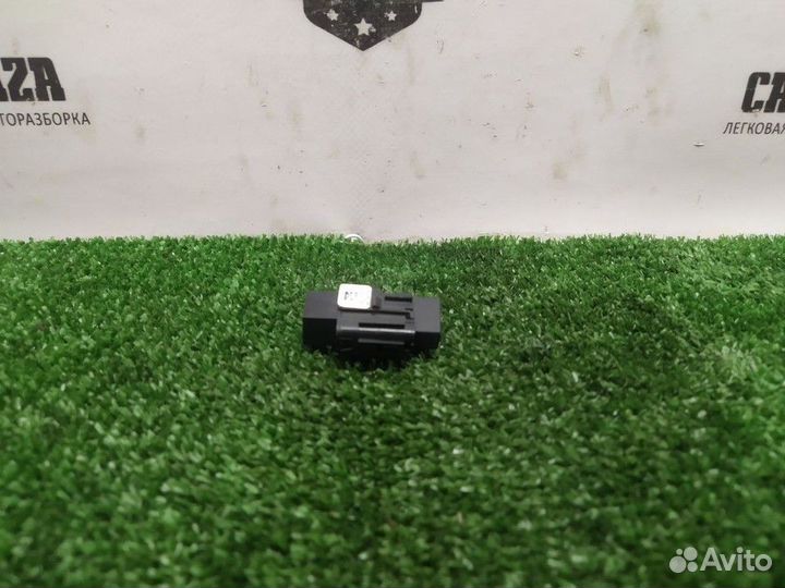 Кнопка сброса пробега Audi A4