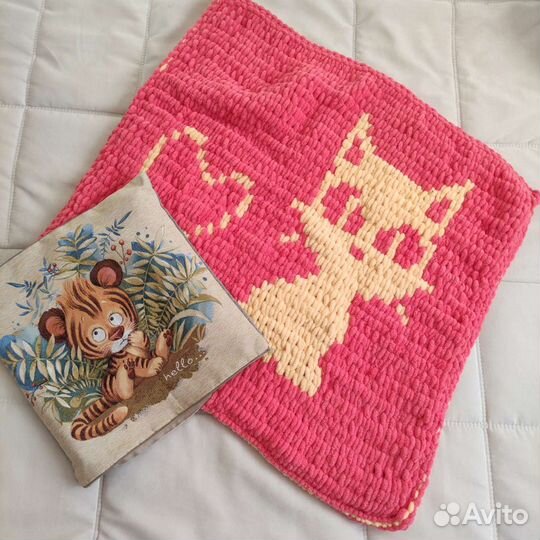 Плед в подушке к году Тигра