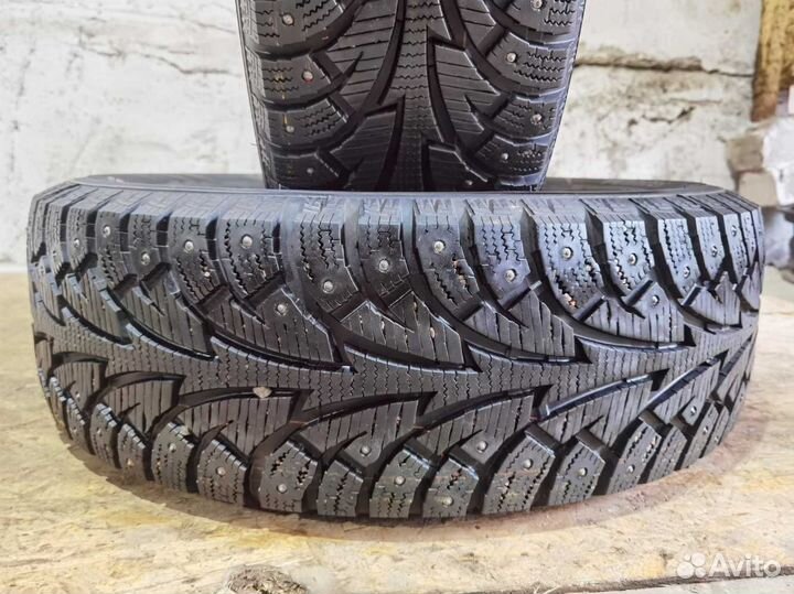 Hankook Winter I'Pike 215/65 R17 98T