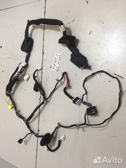 Электропроводка двери передней левой