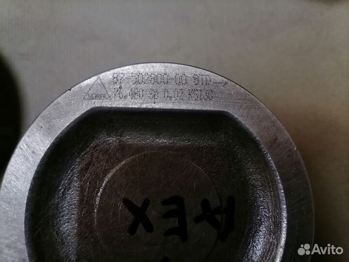 Поршень Volkswagen Golf 1.4 AEX без шатуна