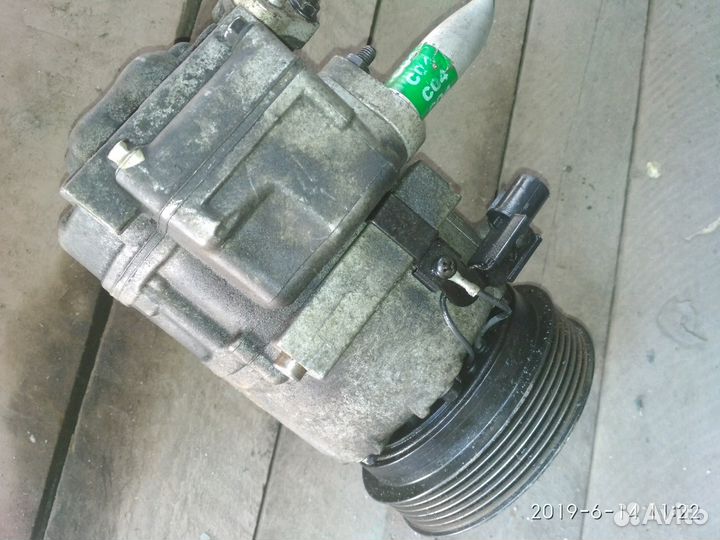 Компрессор кондиционера Hyundai SantaFe 2