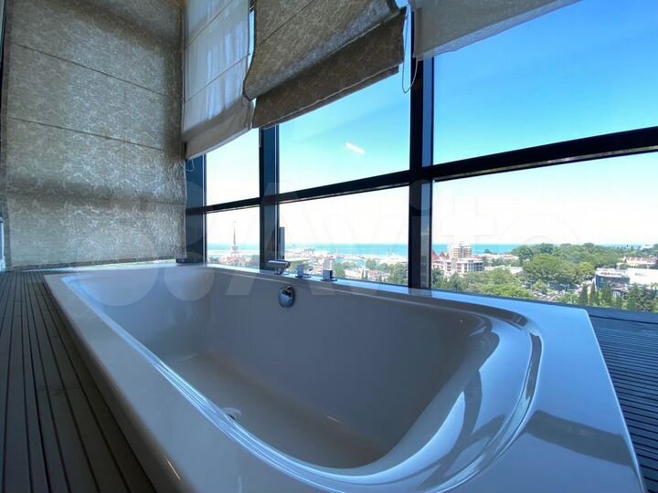 2-к. квартира, 100 м², 8/21 эт.