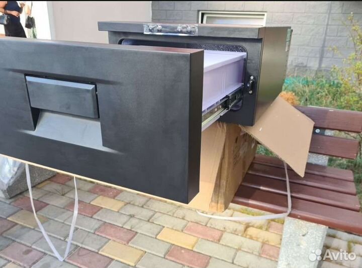 Компрессорный холодильник под спальник 30 л