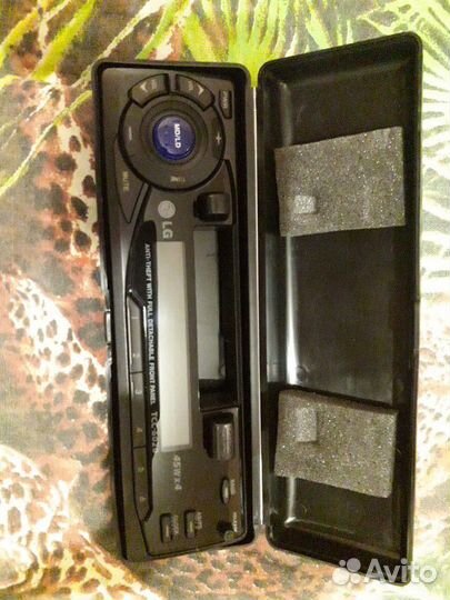 Стереофоническая Автомагнитола