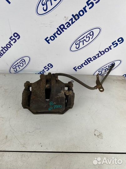 Суппорт передний правый Kia Ceed ED 1.6 (G4FC)