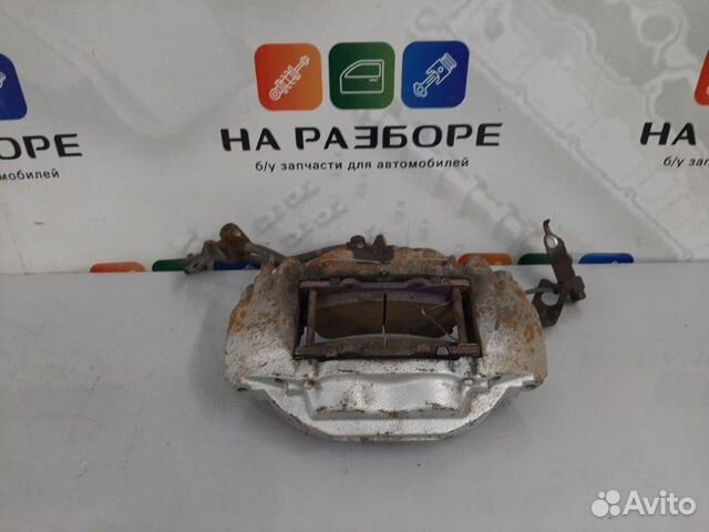 Суппорт передний левый Lexus Lx570 3 3UR-FE 2010