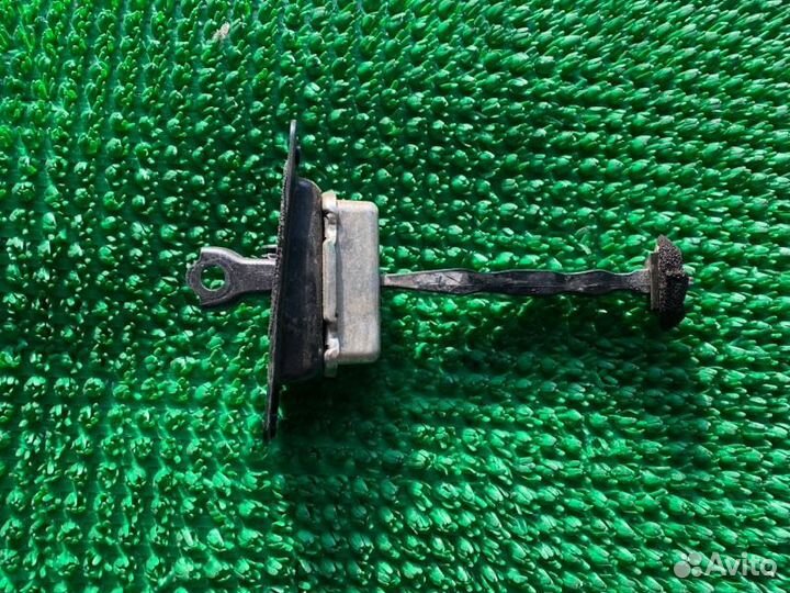 Ограничитель двери лев. зад. Infiniti Fx35, Fx37