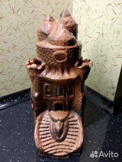 Декор в аквариум, высота- 24 см., ширина- 12 см