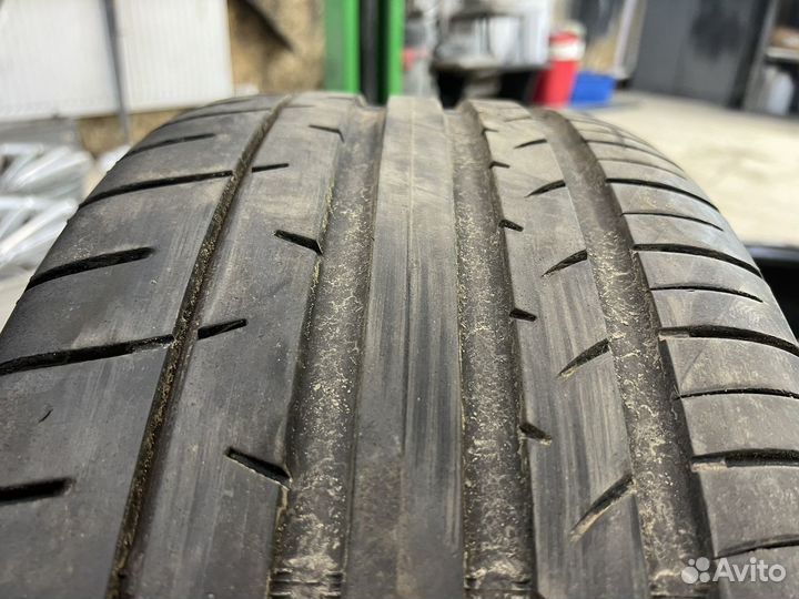 Dunlop SP Sport Maxx 050+ 245/40 R19 и 275/35 R19 98Y