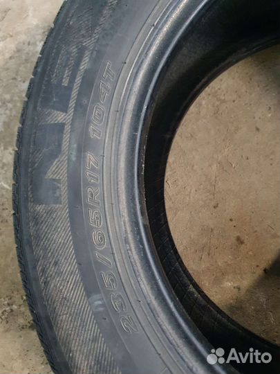 Nexen Roadian 571 235/65 R17 104T