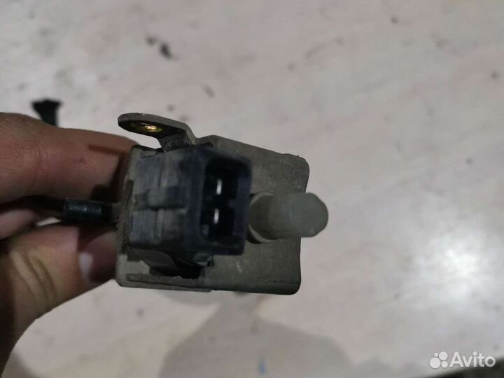 Электромагнитный клапан Audi 100 C4 2.8