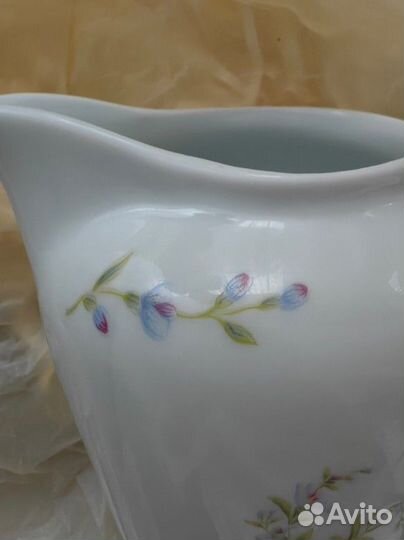 Молочник фарфоровый. Франция Porcelaine de Sologne