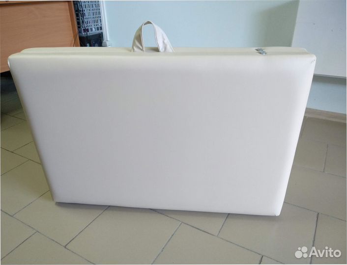 Кушетка косметологическая. Массажный стол