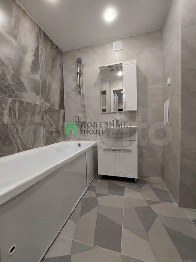 2-к. квартира, 42 м², 3/5 эт.