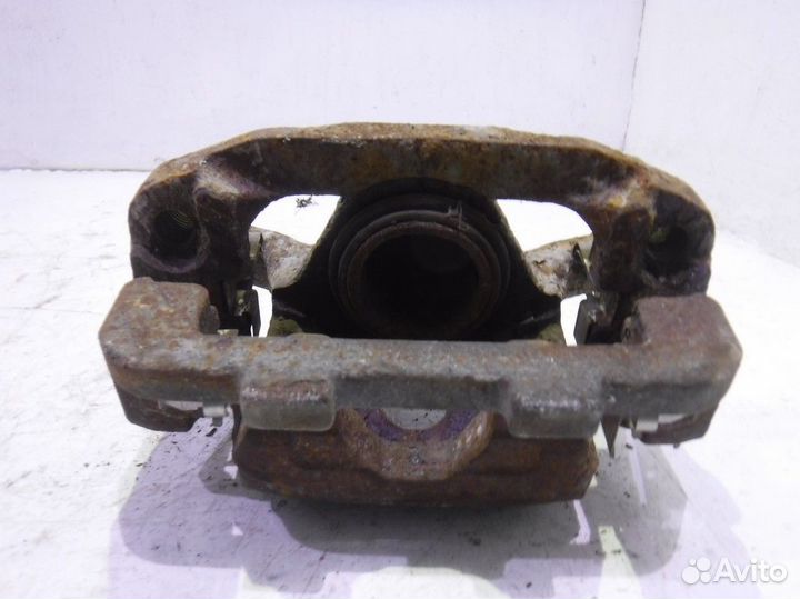 Суппорт задний левый Nissan Patrol Y62