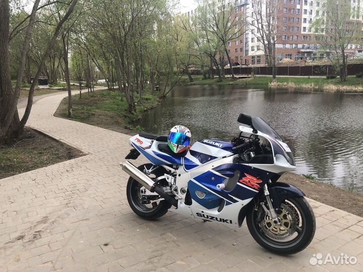 Suzuki gsxr-750