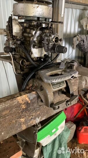 Подвесной лодочный мотор 