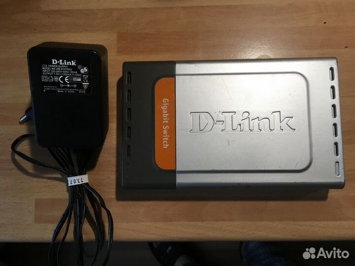 Коммутатор D-Link DGS-1008D гигабитный 8 портов
