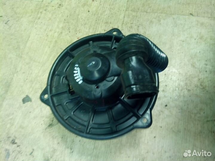 Моторчик печки Suzuki Grand Vitara 1 2.5 1999