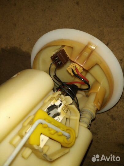 Топливный насос (бензонасос) Renault Symbol 2