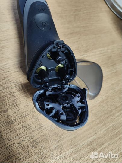 Электробритва Philips PT727