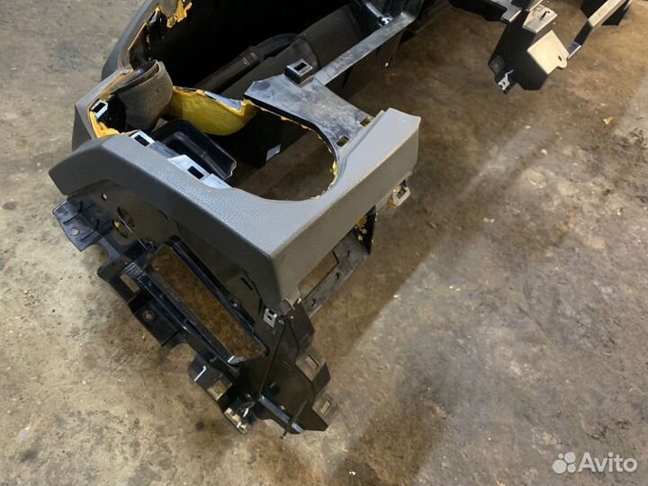 Панель приборов (торпеда) Ssangyong Kyron D100