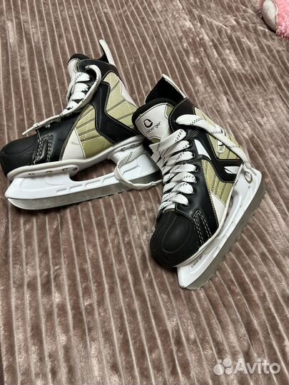 Коньки хоккейные