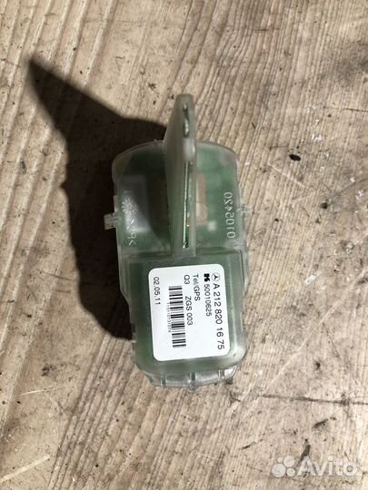 Антенна на крышу mercedes 212