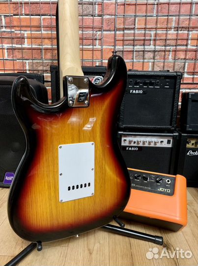 Электрогитара + комбик (портативный)