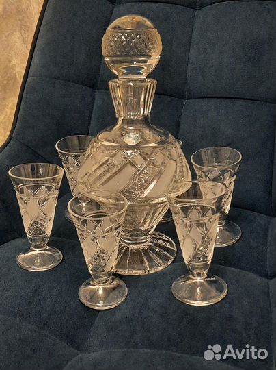 Сервиз, штоф / графин и 6 рюмок