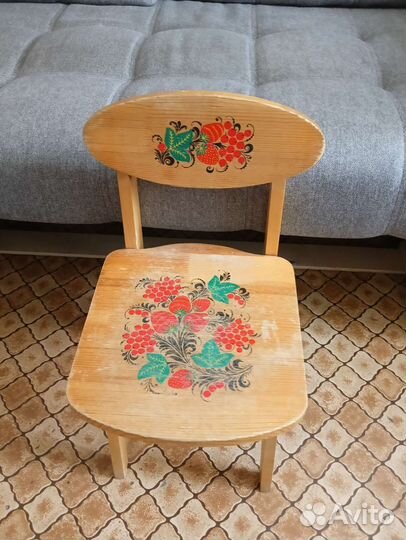 Стул и стол детские