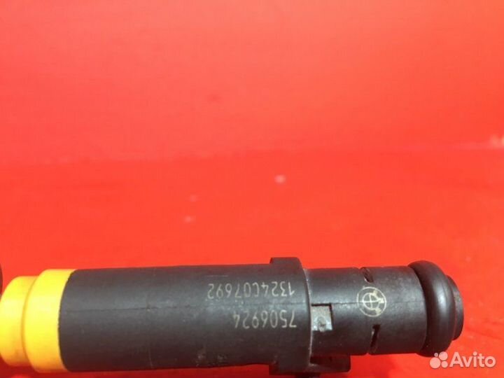 Форсунка Bmw 7 E65 N62B36A 2004