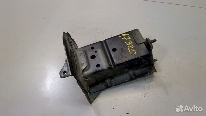 Кронштейн усилителя бампера левый Nissan Juke