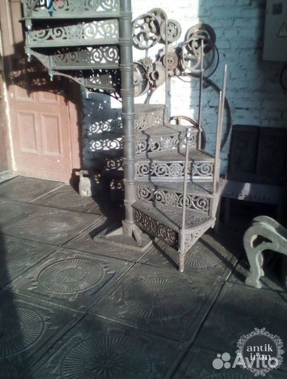 Чугунная лестница 19 века