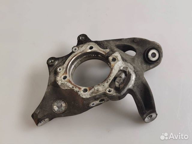 Кулак задний левый Mercedes-Benz CLS-Класс