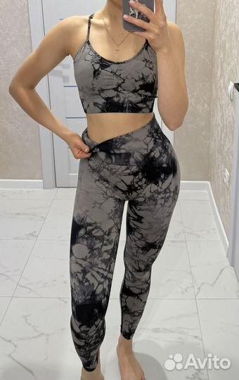 Спортивный костюм лосины топ