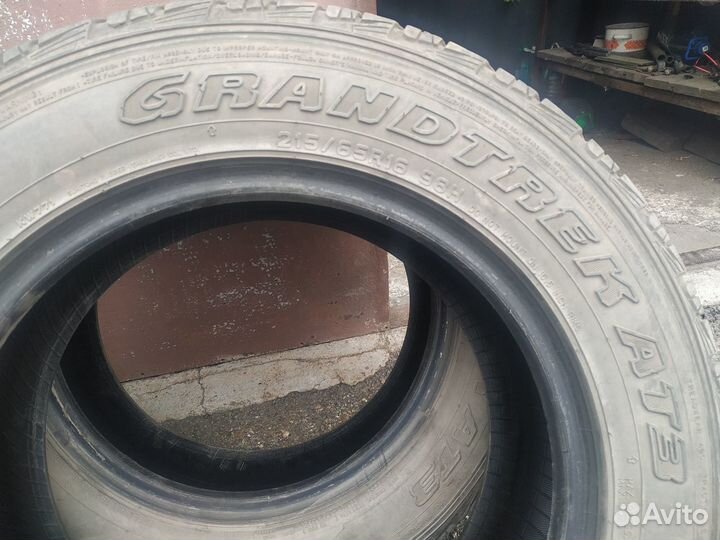 Dunlop Grandtrek AT3 215/65 R16