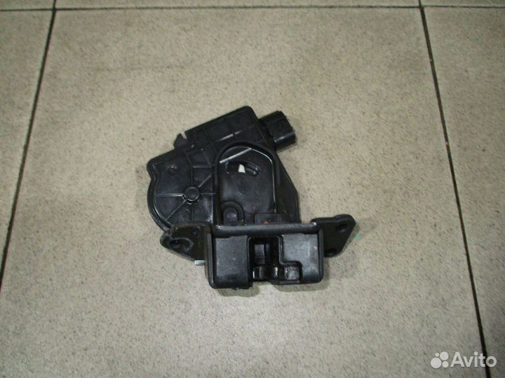 Замок багажника Toyota Auris (E150)