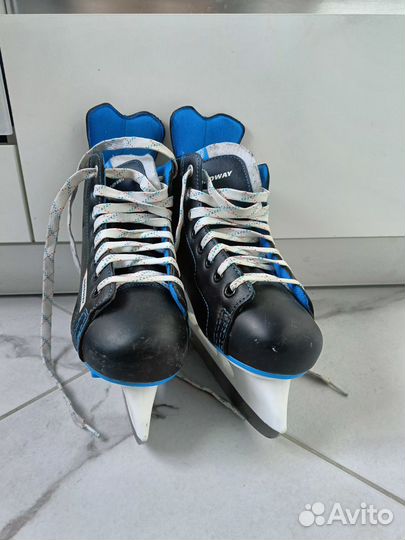 Коньки хоккейные