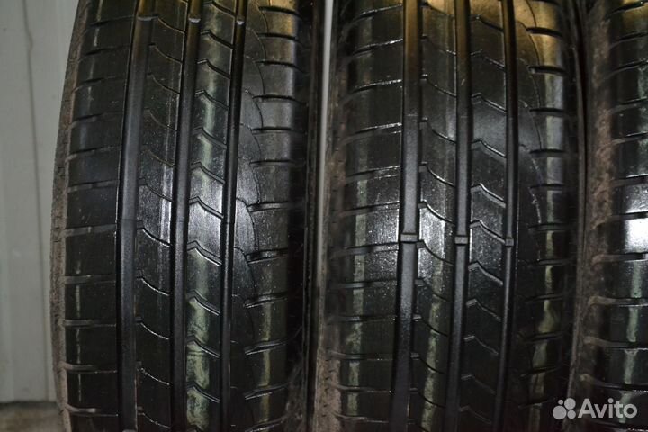 Goodyear EfficientGrip 195/60 R16 89H