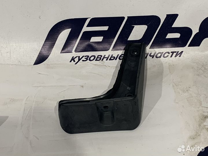 Брызговик Hyundai Solaris 17-20 задний правый