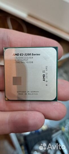 Материнская плата с процессором и памятью