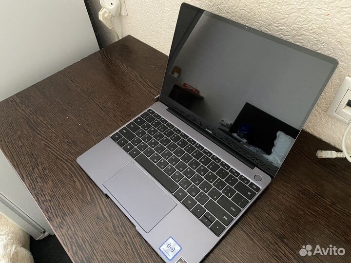 Ультра тонкий ноутбук